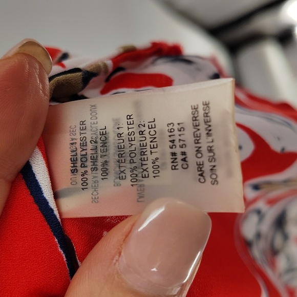 Ivanka Trump Blouse Size XL Red Blue Floral Denim Trim Lightweight - Picture 3 of 7